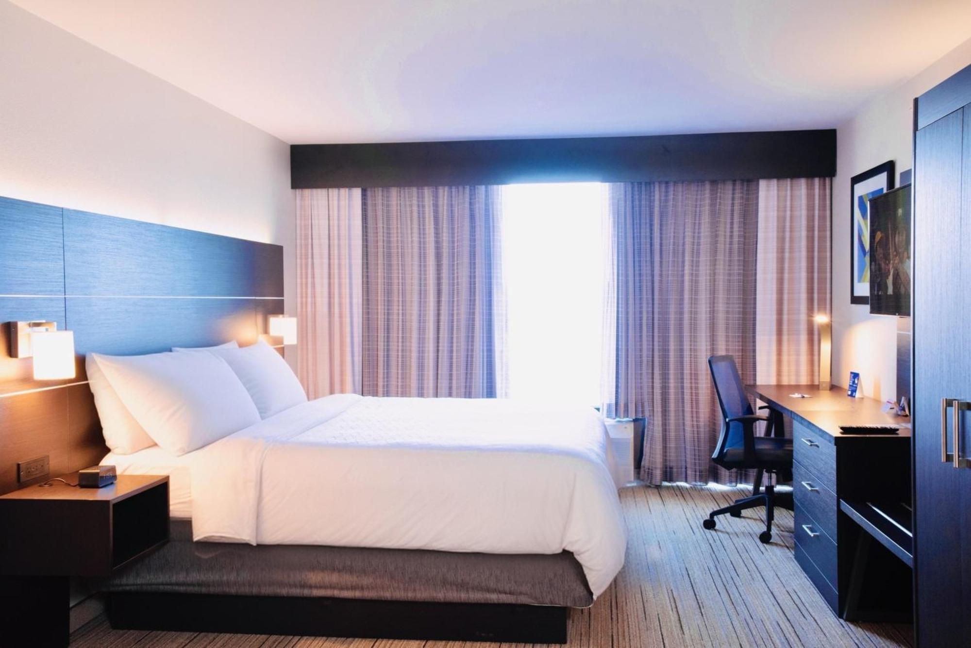 Holiday Inn Express Hotel & Suites Chester By Ihg Extérieur photo